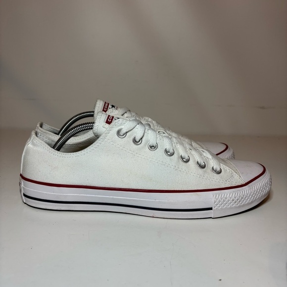 Men’s Size 11 - Converse Chuck Taylor All Star Low Optic White Sneakers Shoes - Picture 2 of 9